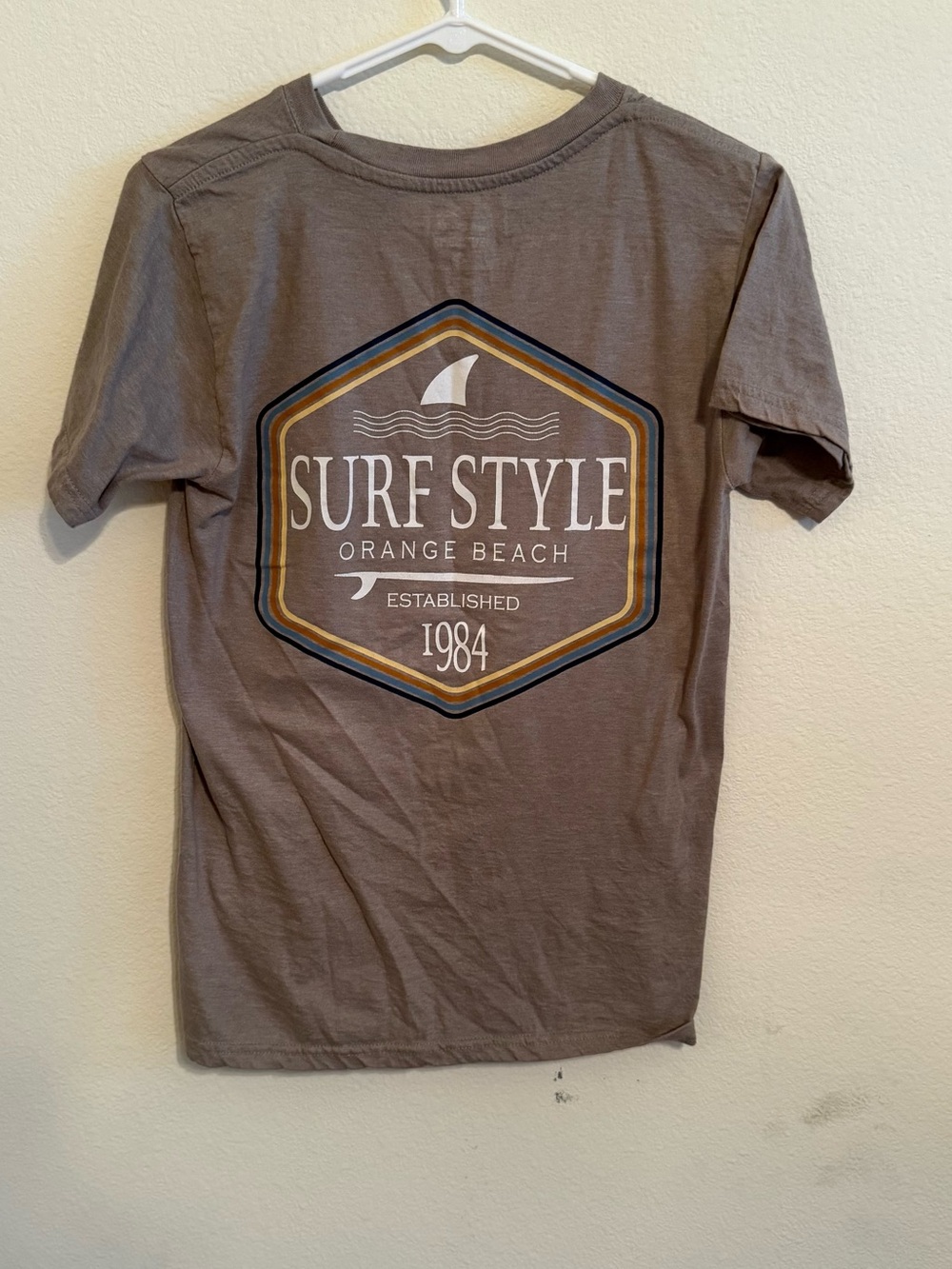 surf style Brown Short-Sleeve Tee with Hex Logo and Multicolor Trim